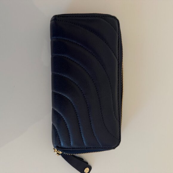 Henri Bendel Navy Leather Zippy Wallet - Picture 3 of 3